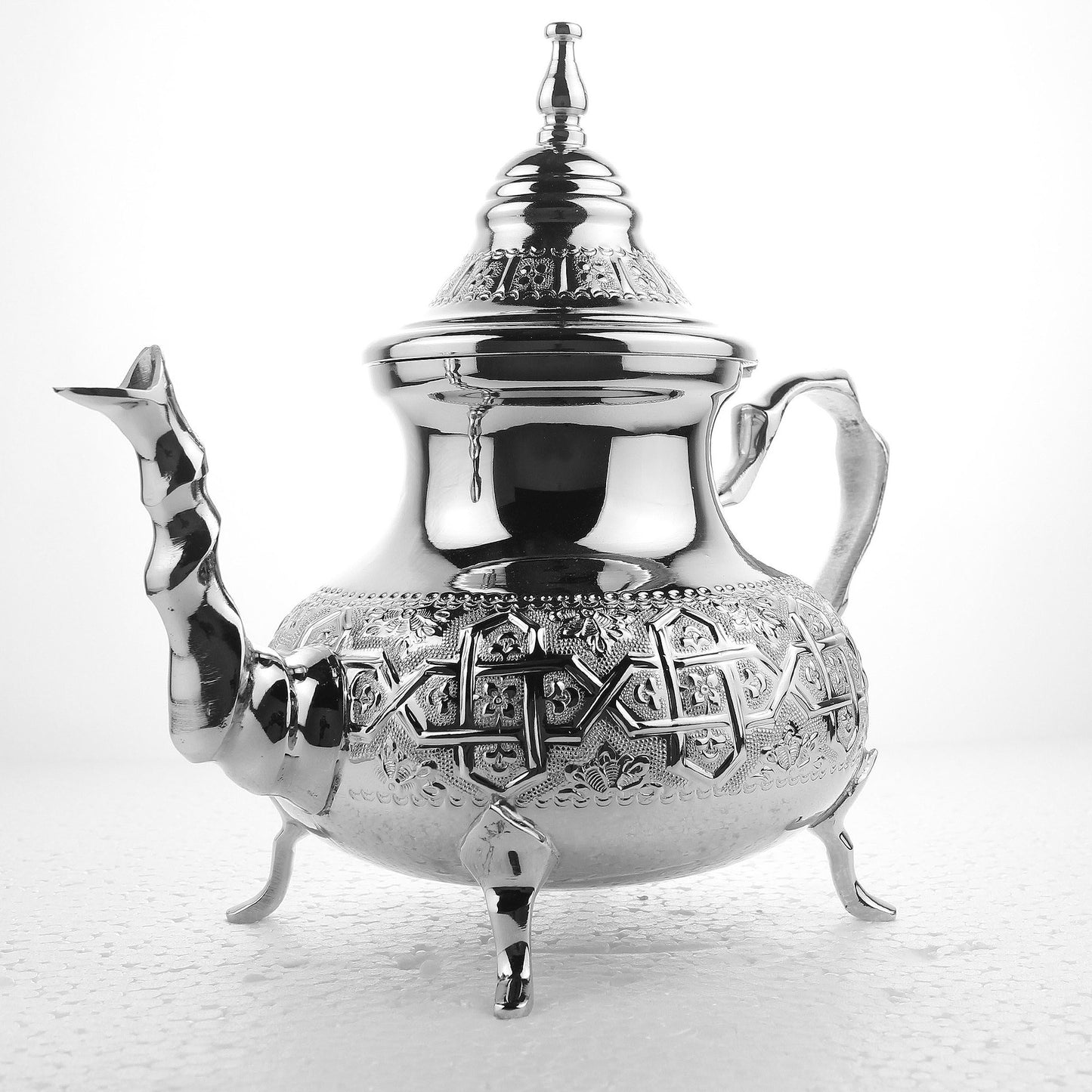 Large classic teapot 1.2L
